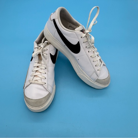 Nike Other - Nike White Black Low-Top Sneakers
